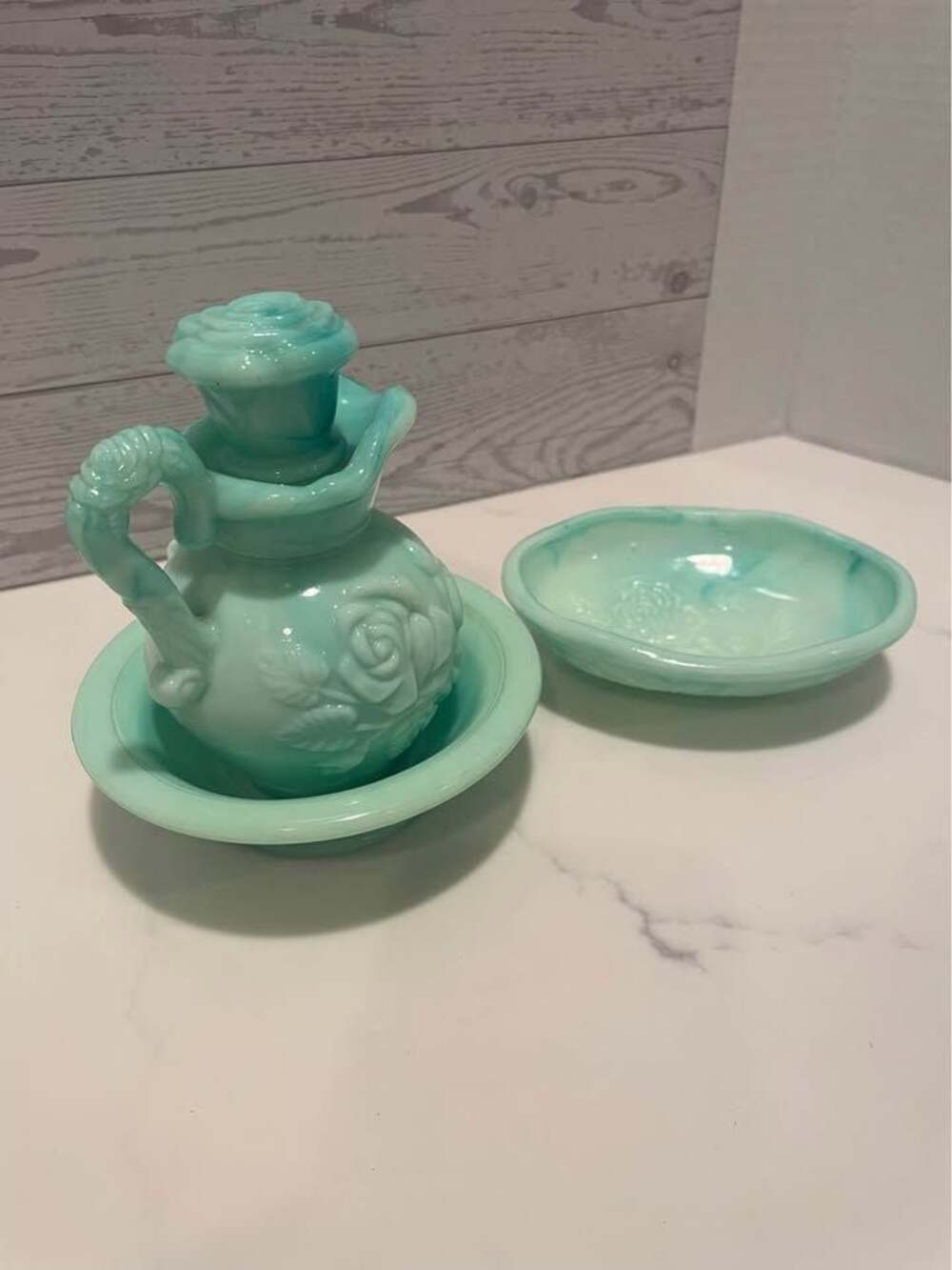 VTG AVON “Victorian” jadeite set